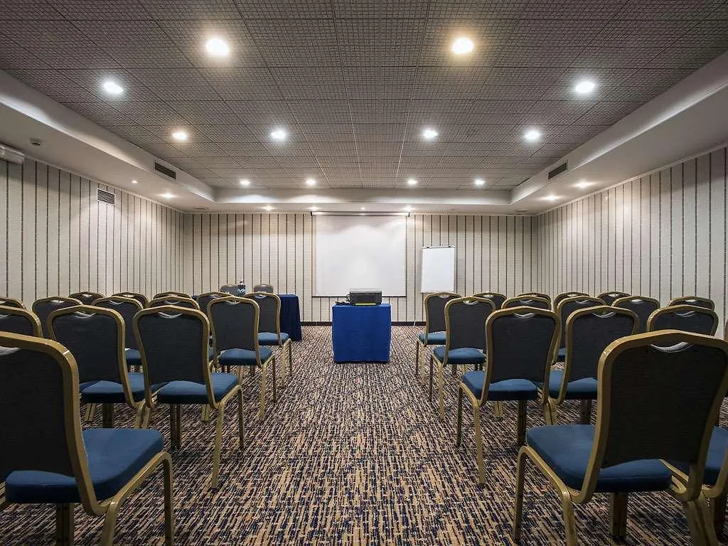 Flyon Hotel & Conference Center Bolonha