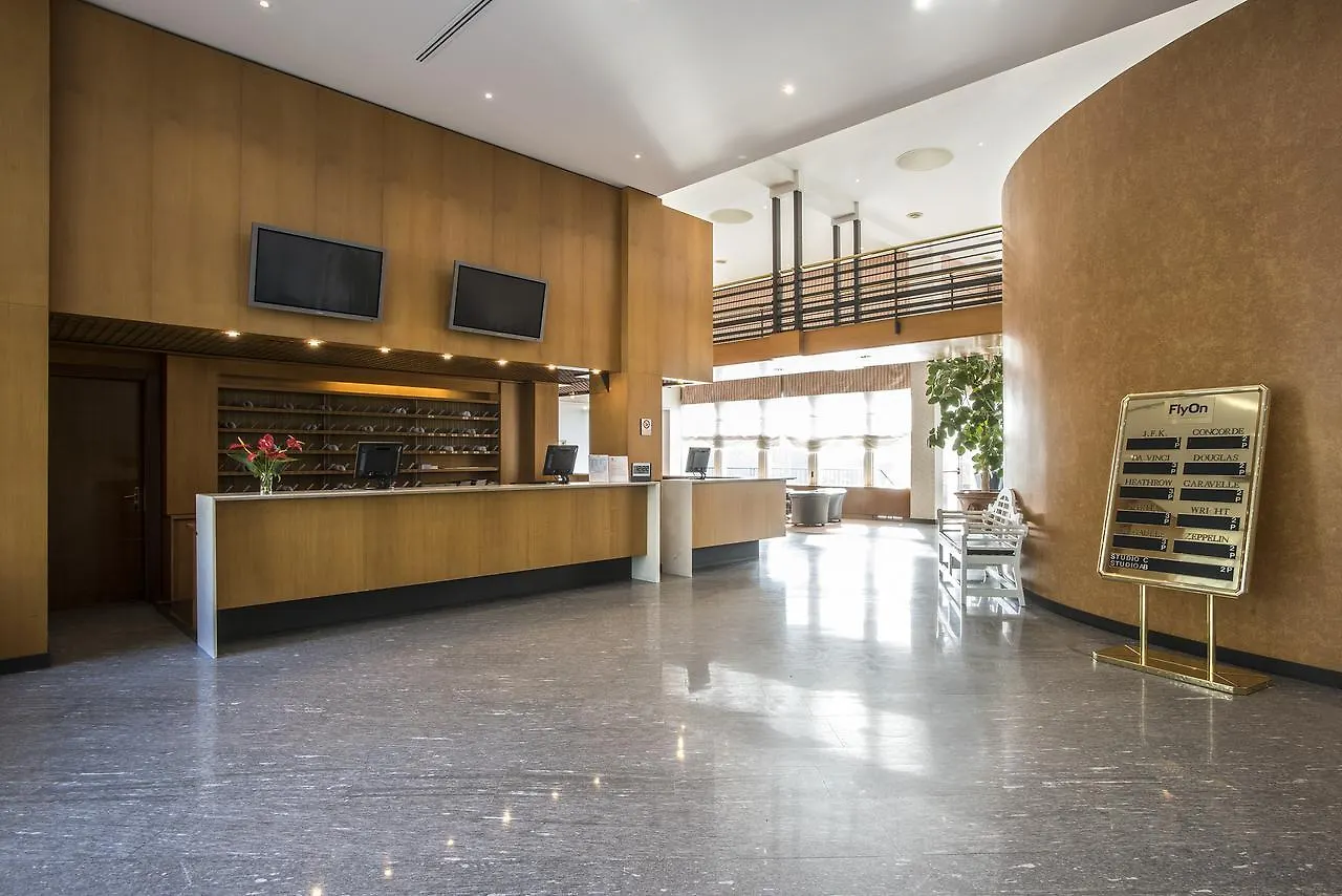 Flyon Hotel & Conference Center Bolonha 4*,
