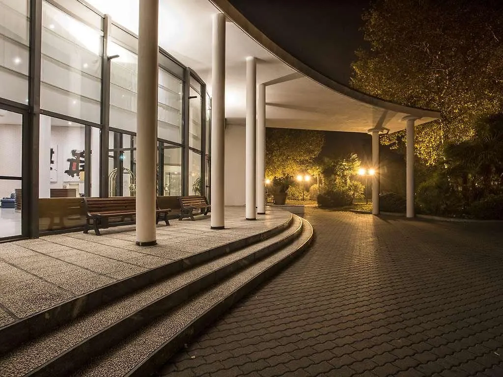 Flyon Hotel & Conference Center Μπολόνια 4*,